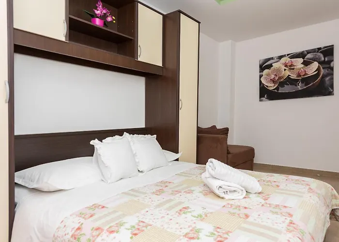 Vujcic Apartment Makarska