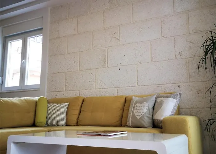 Vujcic Apartment Makarska