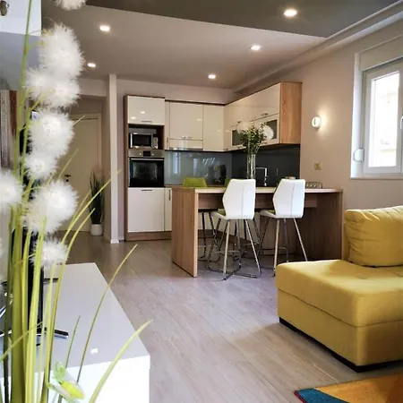 Апартаменти Vujcic